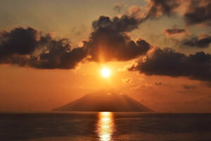 Stromboli ☀ Aeolian Islands in Sicily Stromboli ☀ Aeolian Islands in Sicily