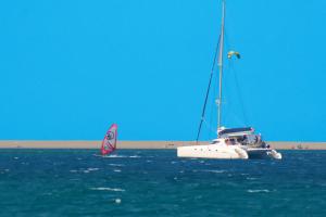 Wind- und Kitesurfen am Naturschutzgebiet Laghetti di Marinello