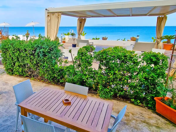 Vacation apartment with terrace and sea view