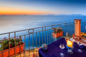 Blick vom Balkon der Ferienwohnung auf die Äolischen Inseln