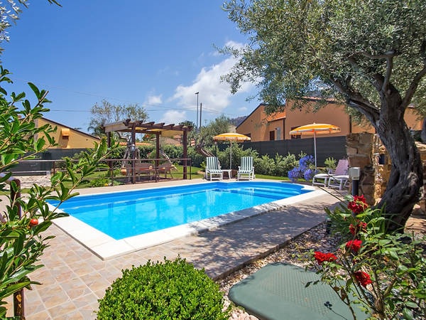 Idyllic villa with private pool in Cefalù Idyllic villa with private pool in Cefalù