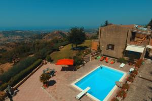Private pool of the villa in Sicily