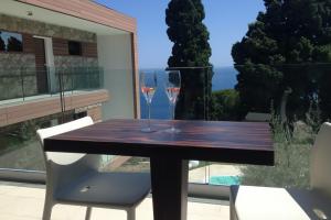Luxury apartment in Taormina with pool and sea views