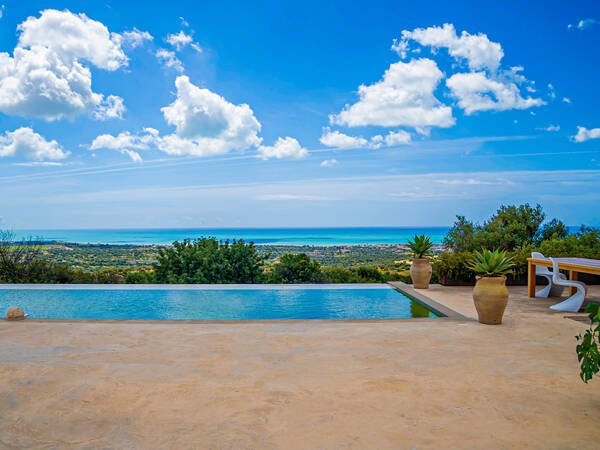 Infinity pool of the luxury villa in Sicily Infinity pool of the luxury villa in Sicily